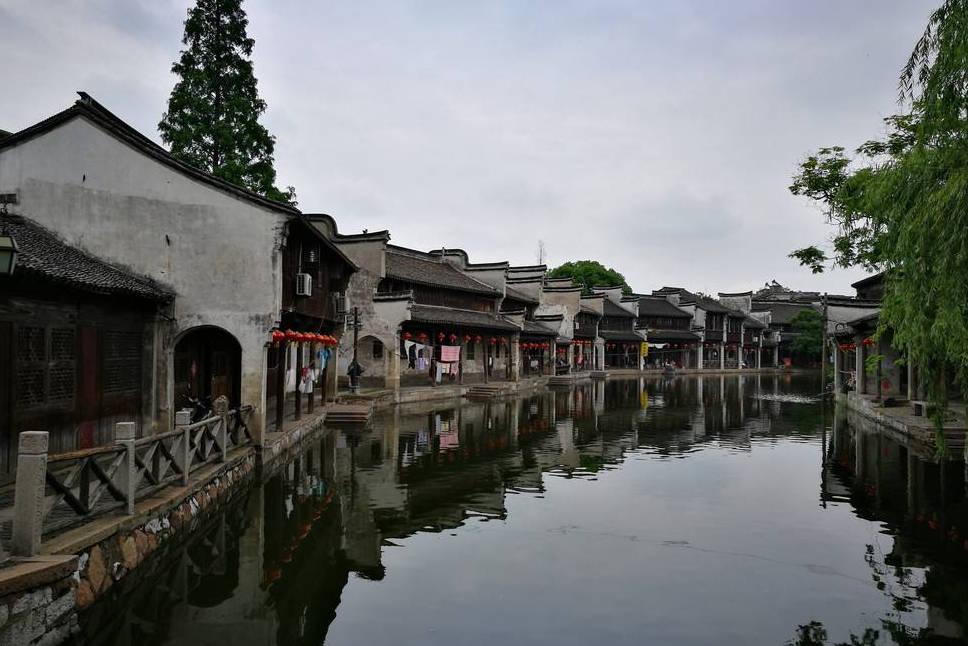 争议最多的一首唐诗,短短四句有三处争议,康震差点为此“翻车”